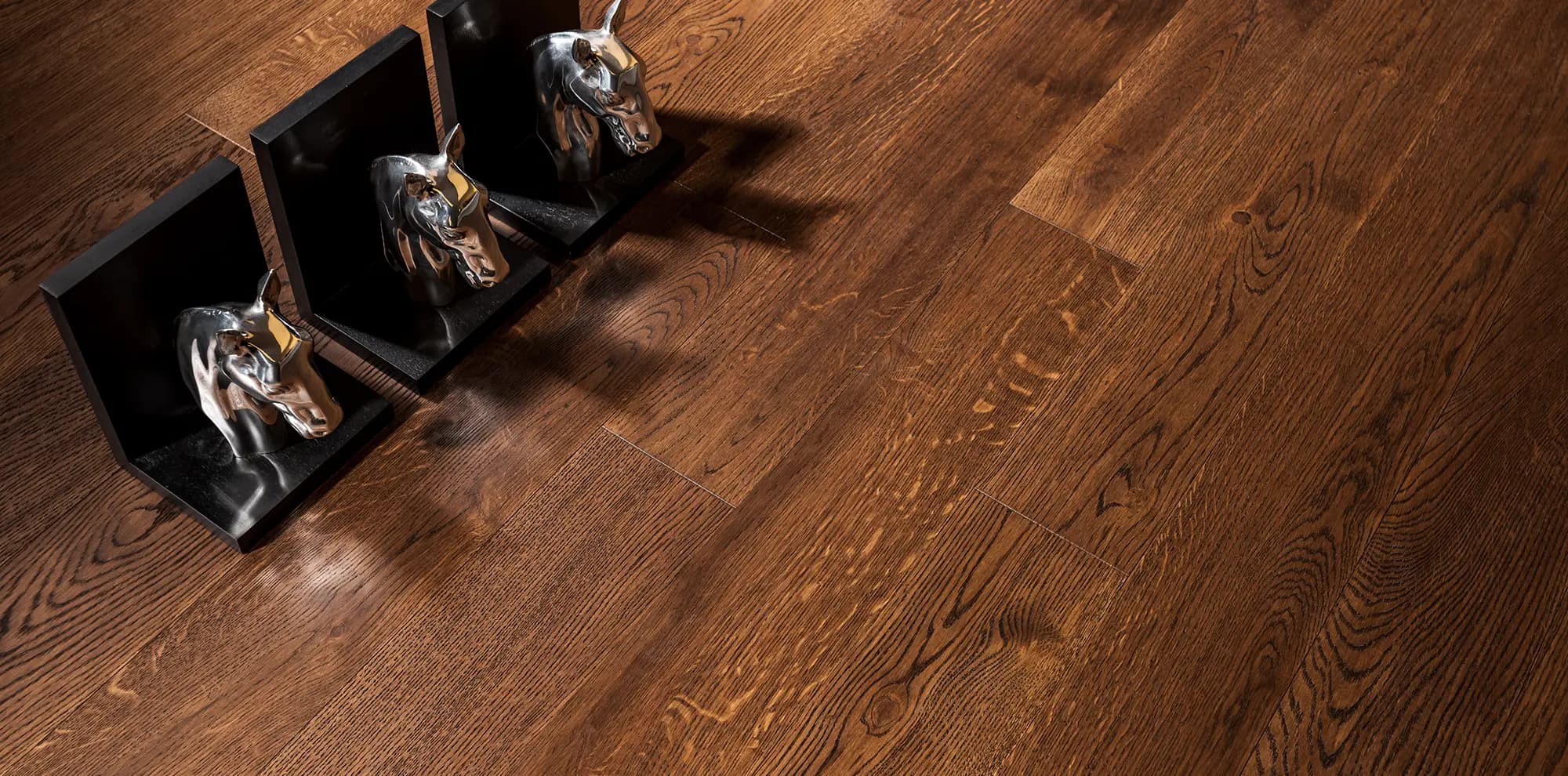 Dark Wood интерьер 8